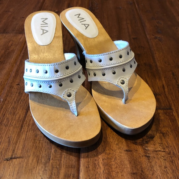 Mia Sandals - Picture 2 of 5